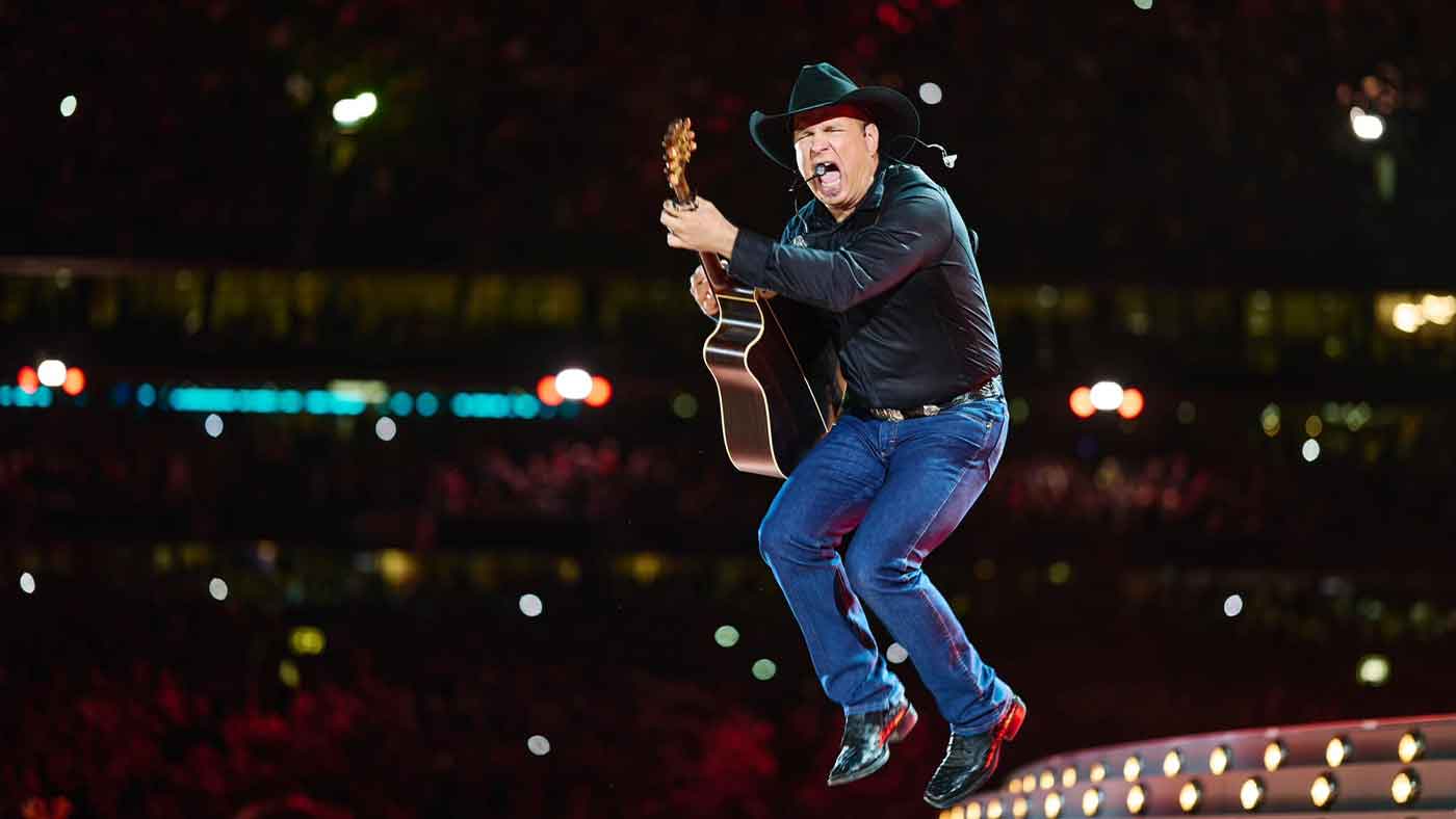 Garth Brooks Adds 18 New Show Dates To His Las Vegas Residency